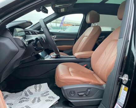 Чорний Ауді E-Tron, об'ємом двигуна 0 л та пробігом 38 тис. км за 33900 $, фото 19 на Automoto.ua