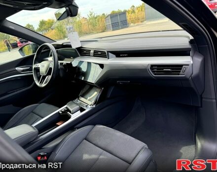 Чорний Ауді E-Tron, об'ємом двигуна 0 л та пробігом 39 тис. км за 31500 $, фото 8 на Automoto.ua