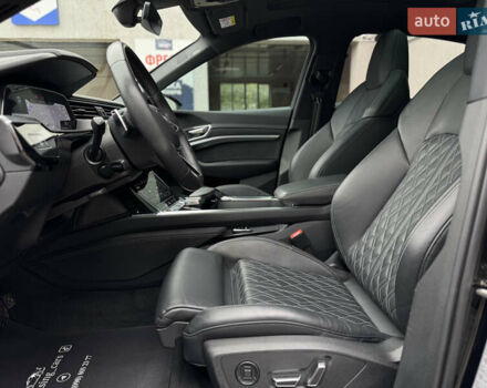 Черный Ауди E-Tron, объемом двигателя 0 л и пробегом 63 тыс. км за 44999 $, фото 22 на Automoto.ua