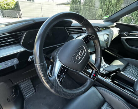 Черный Ауди E-Tron, объемом двигателя 0 л и пробегом 95 тыс. км за 39900 $, фото 31 на Automoto.ua