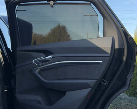 Черный Ауди E-Tron, объемом двигателя 0 л и пробегом 50 тыс. км за 44000 $, фото 25 на Automoto.ua