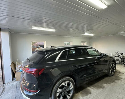 Черный Ауди E-Tron, объемом двигателя 0 л и пробегом 120 тыс. км за 32555 $, фото 54 на Automoto.ua