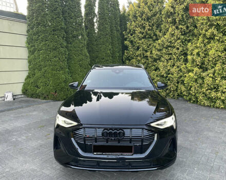 Чорний Ауді E-Tron, об'ємом двигуна 0 л та пробігом 58 тис. км за 36900 $, фото 3 на Automoto.ua