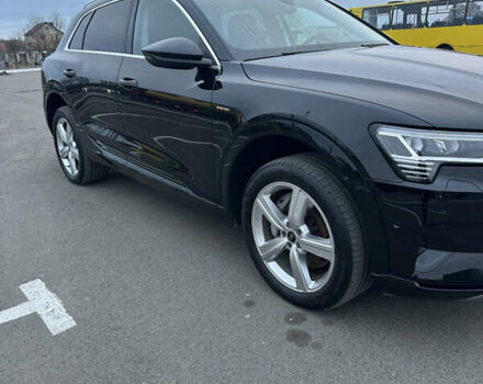 Черный Ауди E-Tron, объемом двигателя 0 л и пробегом 118 тыс. км за 28900 $, фото 5 на Automoto.ua