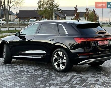 Чорний Ауді E-Tron, об'ємом двигуна 0 л та пробігом 130 тис. км за 27900 $, фото 6 на Automoto.ua