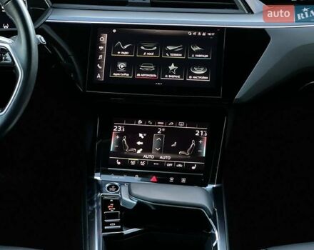 Чорний Ауді E-Tron, об'ємом двигуна 0 л та пробігом 130 тис. км за 27900 $, фото 19 на Automoto.ua