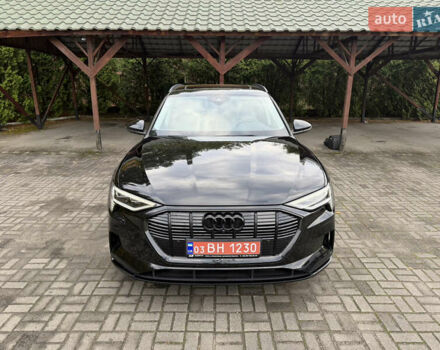 Черный Ауди E-Tron, объемом двигателя 0 л и пробегом 56 тыс. км за 40890 $, фото 2 на Automoto.ua