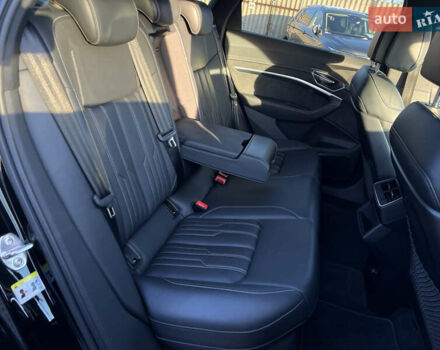 Черный Ауди E-Tron, объемом двигателя 0 л и пробегом 32 тыс. км за 47561 $, фото 38 на Automoto.ua