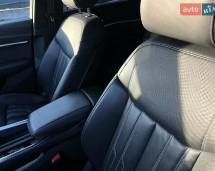 Черный Ауди E-Tron, объемом двигателя 0 л и пробегом 32 тыс. км за 47561 $, фото 27 на Automoto.ua