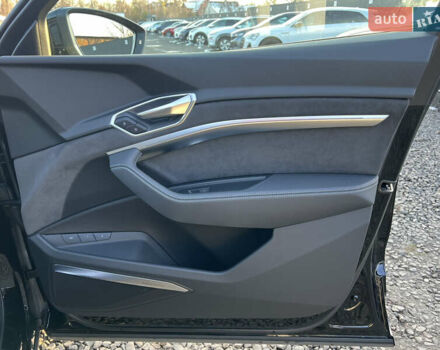 Черный Ауди E-Tron, объемом двигателя 0 л и пробегом 32 тыс. км за 47561 $, фото 45 на Automoto.ua