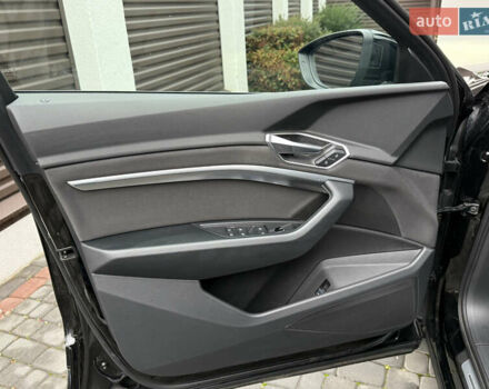 Черный Ауди E-Tron, объемом двигателя 0 л и пробегом 64 тыс. км за 31700 $, фото 25 на Automoto.ua