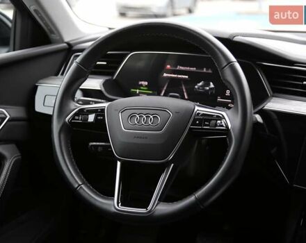 Чорний Ауді E-Tron, об'ємом двигуна 0 л та пробігом 78 тис. км за 43000 $, фото 16 на Automoto.ua