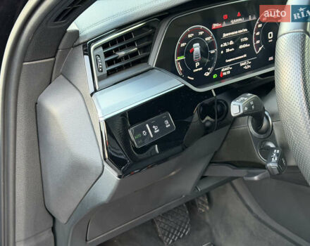 Черный Ауди E-Tron, объемом двигателя 0 л и пробегом 45 тыс. км за 30900 $, фото 26 на Automoto.ua