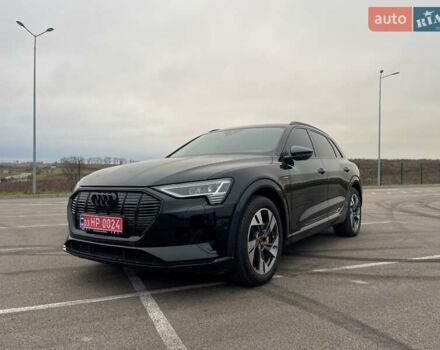 Черный Ауди E-Tron, объемом двигателя 0 л и пробегом 39 тыс. км за 39950 $, фото 3 на Automoto.ua