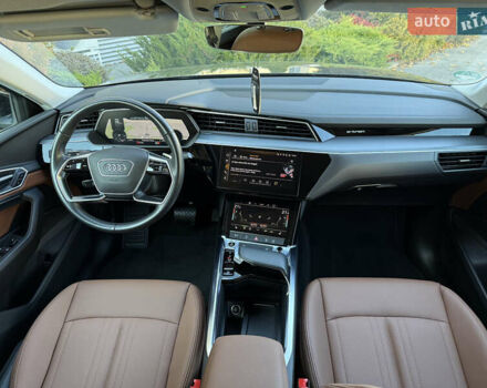 Чорний Ауді E-Tron, об'ємом двигуна 0 л та пробігом 79 тис. км за 29999 $, фото 59 на Automoto.ua