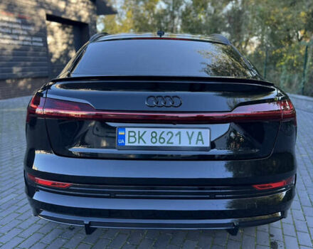 Черный Ауди E-Tron, объемом двигателя 0 л и пробегом 91 тыс. км за 36500 $, фото 13 на Automoto.ua