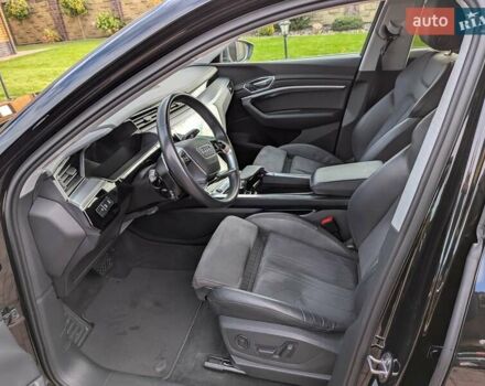 Черный Ауди E-Tron, объемом двигателя 0 л и пробегом 95 тыс. км за 29800 $, фото 29 на Automoto.ua