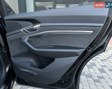 Черный Ауди E-Tron, объемом двигателя 0 л и пробегом 158 тыс. км за 31000 $, фото 57 на Automoto.ua