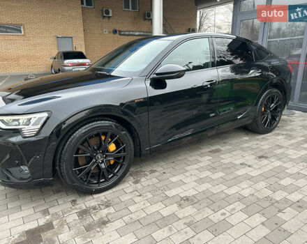 Чорний Ауді E-Tron, об'ємом двигуна 0 л та пробігом 23 тис. км за 54900 $, фото 8 на Automoto.ua