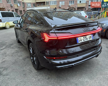 Чорний Ауді E-Tron, об'ємом двигуна 0 л та пробігом 42 тис. км за 54700 $, фото 3 на Automoto.ua