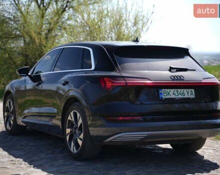 Черный Ауди E-Tron, объемом двигателя 0 л и пробегом 45 тыс. км за 32900 $, фото 7 на Automoto.ua