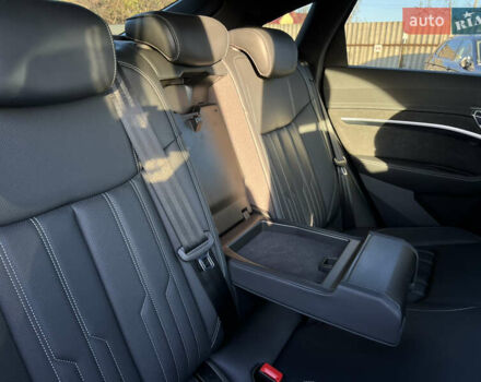 Черный Ауди E-Tron, объемом двигателя 0 л и пробегом 32 тыс. км за 47561 $, фото 37 на Automoto.ua