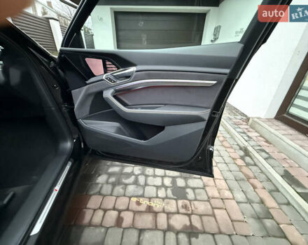 Черный Ауди E-Tron, объемом двигателя 0 л и пробегом 95 тыс. км за 38500 $, фото 29 на Automoto.ua
