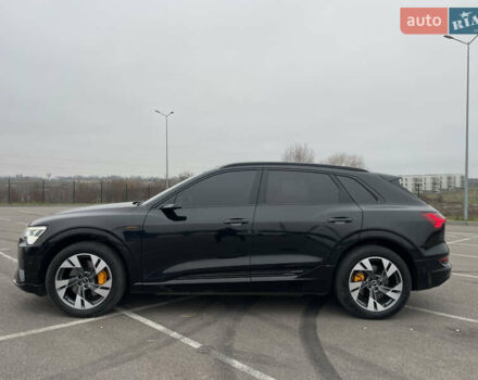 Черный Ауди E-Tron, объемом двигателя 0 л и пробегом 89 тыс. км за 39900 $, фото 10 на Automoto.ua