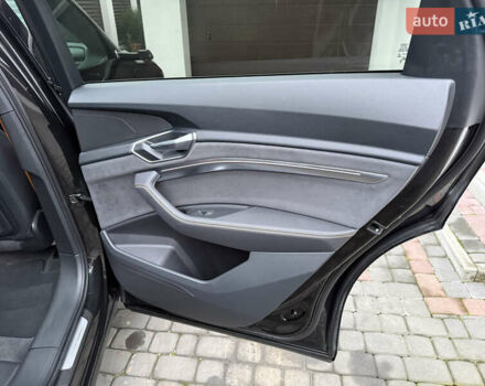 Черный Ауди E-Tron, объемом двигателя 0 л и пробегом 95 тыс. км за 38500 $, фото 27 на Automoto.ua