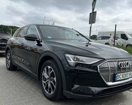 Чорний Ауді E-Tron, об'ємом двигуна 0 л та пробігом 60 тис. км за 33500 $, фото 2 на Automoto.ua