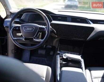 Чорний Ауді E-Tron, об'ємом двигуна 0 л та пробігом 47 тис. км за 32900 $, фото 33 на Automoto.ua