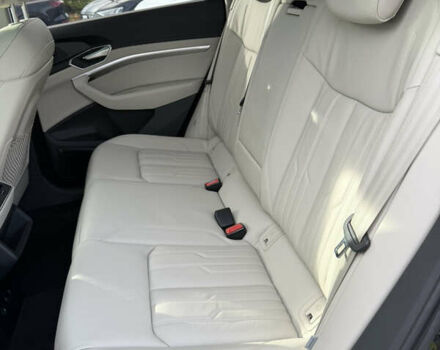 Черный Ауди E-Tron, объемом двигателя 0 л и пробегом 56 тыс. км за 40890 $, фото 26 на Automoto.ua