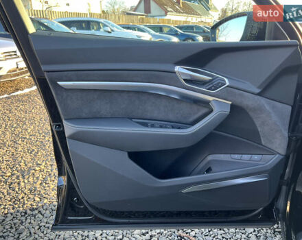 Черный Ауди E-Tron, объемом двигателя 0 л и пробегом 32 тыс. км за 47561 $, фото 29 на Automoto.ua