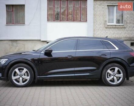 Чорний Ауді E-Tron, об'ємом двигуна 0 л та пробігом 47 тис. км за 32900 $, фото 6 на Automoto.ua