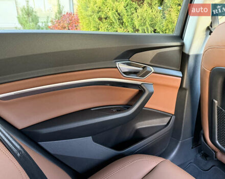 Чорний Ауді E-Tron, об'ємом двигуна 0 л та пробігом 79 тис. км за 29999 $, фото 60 на Automoto.ua