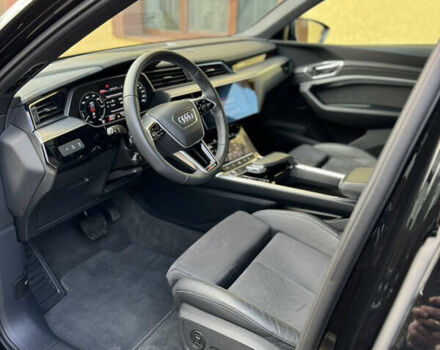 Черный Ауди E-Tron, объемом двигателя 0 л и пробегом 38 тыс. км за 41999 $, фото 5 на Automoto.ua