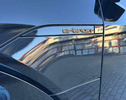 Черный Ауди E-Tron, объемом двигателя 0 л и пробегом 91 тыс. км за 36500 $, фото 19 на Automoto.ua