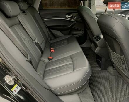 Черный Ауди E-Tron, объемом двигателя 0 л и пробегом 64 тыс. км за 35955 $, фото 36 на Automoto.ua