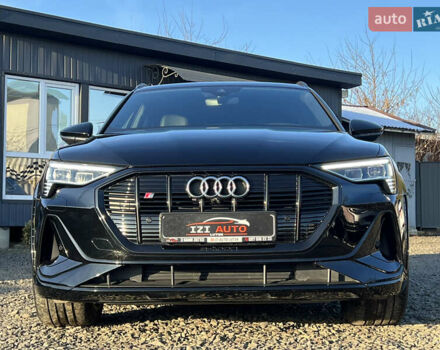Черный Ауди E-Tron, объемом двигателя 0 л и пробегом 32 тыс. км за 47561 $, фото 1 на Automoto.ua