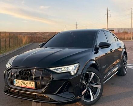 Черный Ауди E-Tron, объемом двигателя 0 л и пробегом 68 тыс. км за 45000 $, фото 1 на Automoto.ua