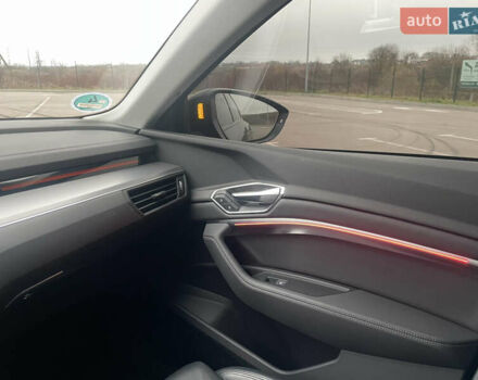 Черный Ауди E-Tron, объемом двигателя 0 л и пробегом 39 тыс. км за 39950 $, фото 56 на Automoto.ua