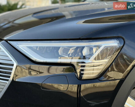 Чорний Ауді E-Tron, об'ємом двигуна 0 л та пробігом 79 тис. км за 29999 $, фото 7 на Automoto.ua