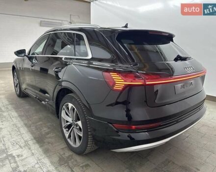 Черный Ауди E-Tron, объемом двигателя 0 л и пробегом 92 тыс. км за 56878 $, фото 7 на Automoto.ua