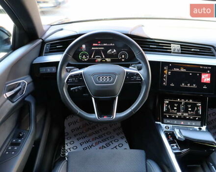 Черный Ауди E-Tron, объемом двигателя 0 л и пробегом 17 тыс. км за 44900 $, фото 41 на Automoto.ua
