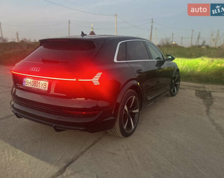 Чорний Ауді E-Tron, об'ємом двигуна 0 л та пробігом 57 тис. км за 41500 $, фото 51 на Automoto.ua