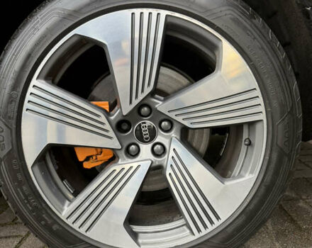 Черный Ауди E-Tron, объемом двигателя 0 л и пробегом 56 тыс. км за 40890 $, фото 42 на Automoto.ua