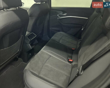 Чорний Ауді E-Tron, об'ємом двигуна 0 л та пробігом 57 тис. км за 41500 $, фото 12 на Automoto.ua