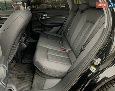 Черный Ауди E-Tron, объемом двигателя 0 л и пробегом 64 тыс. км за 35955 $, фото 31 на Automoto.ua