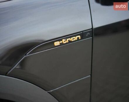 Чорний Ауді E-Tron, об'ємом двигуна 0 л та пробігом 47 тис. км за 32900 $, фото 13 на Automoto.ua