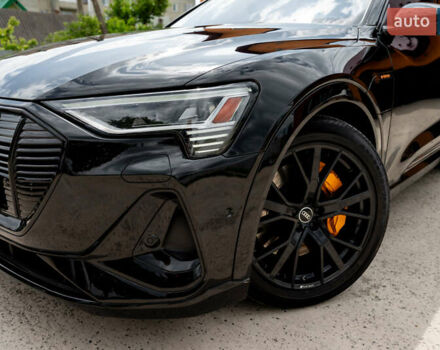Чорний Ауді E-Tron, об'ємом двигуна 0 л та пробігом 80 тис. км за 37000 $, фото 16 на Automoto.ua